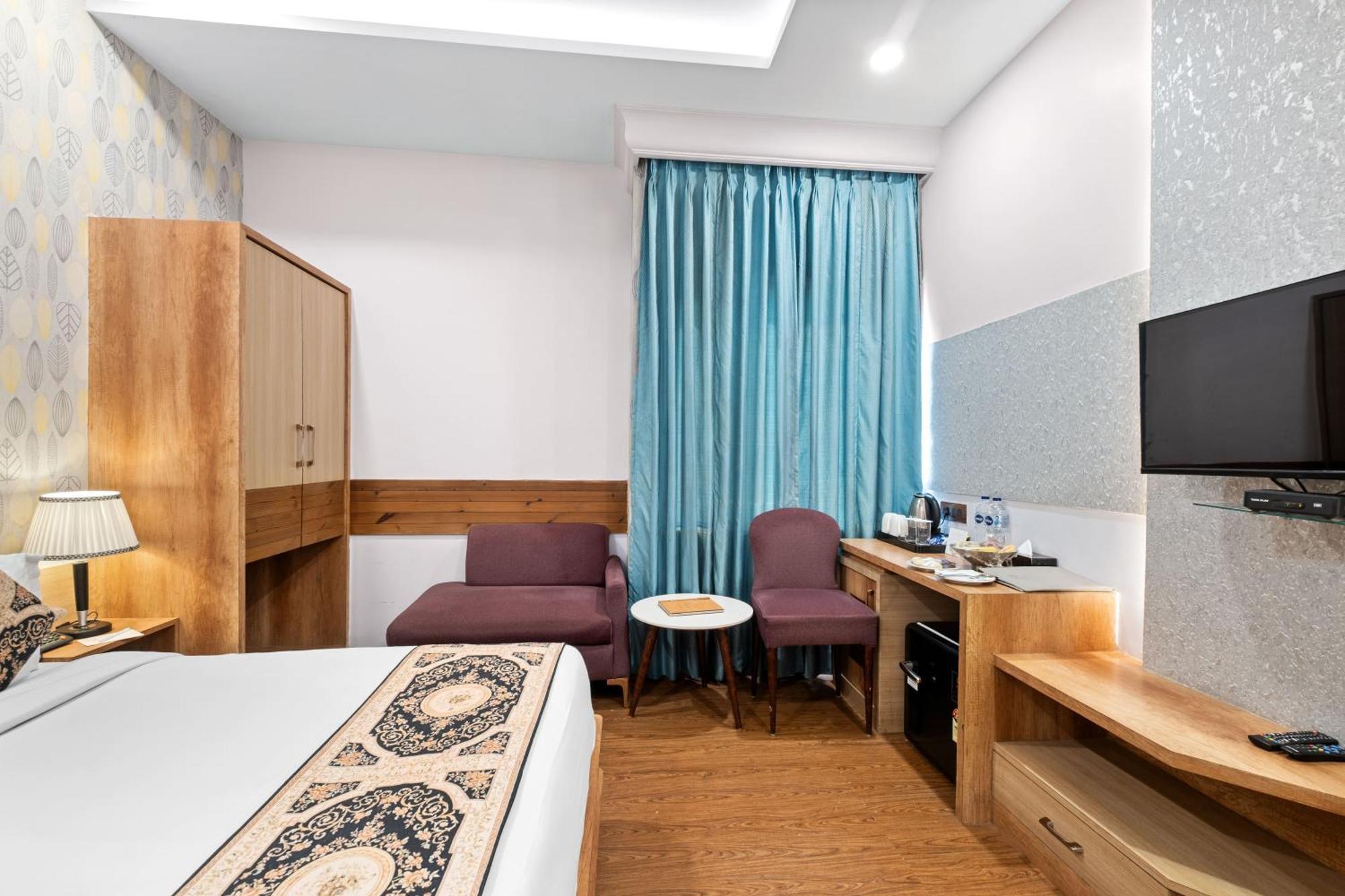 Hotel Prime Land 3*
